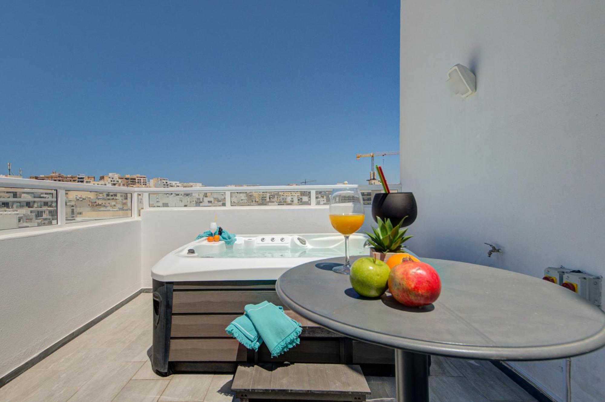 Marina Suites & Apartments - Self Catering - By Tritoni Hotels Gzira ภายนอก รูปภาพ